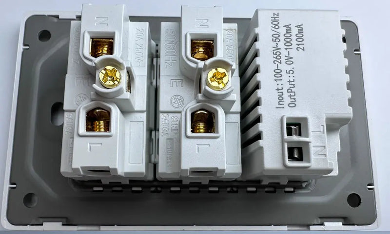 DELEFU-Tomada Interruptor Com Usb Parede 110/220v Padrão 4x2 Carrega Turbo Cor Branca
